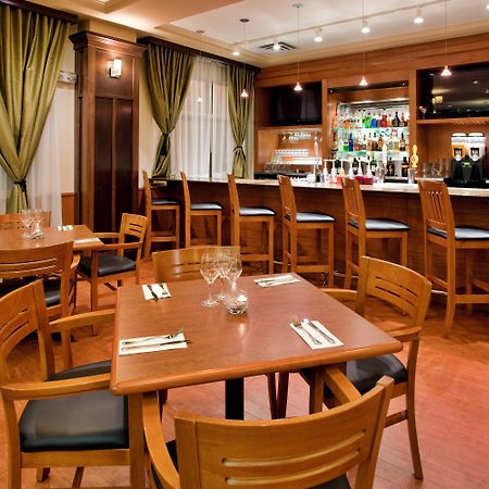 Holiday Inn Hotel And Suites-Kamloops By Ihg Restaurant photo