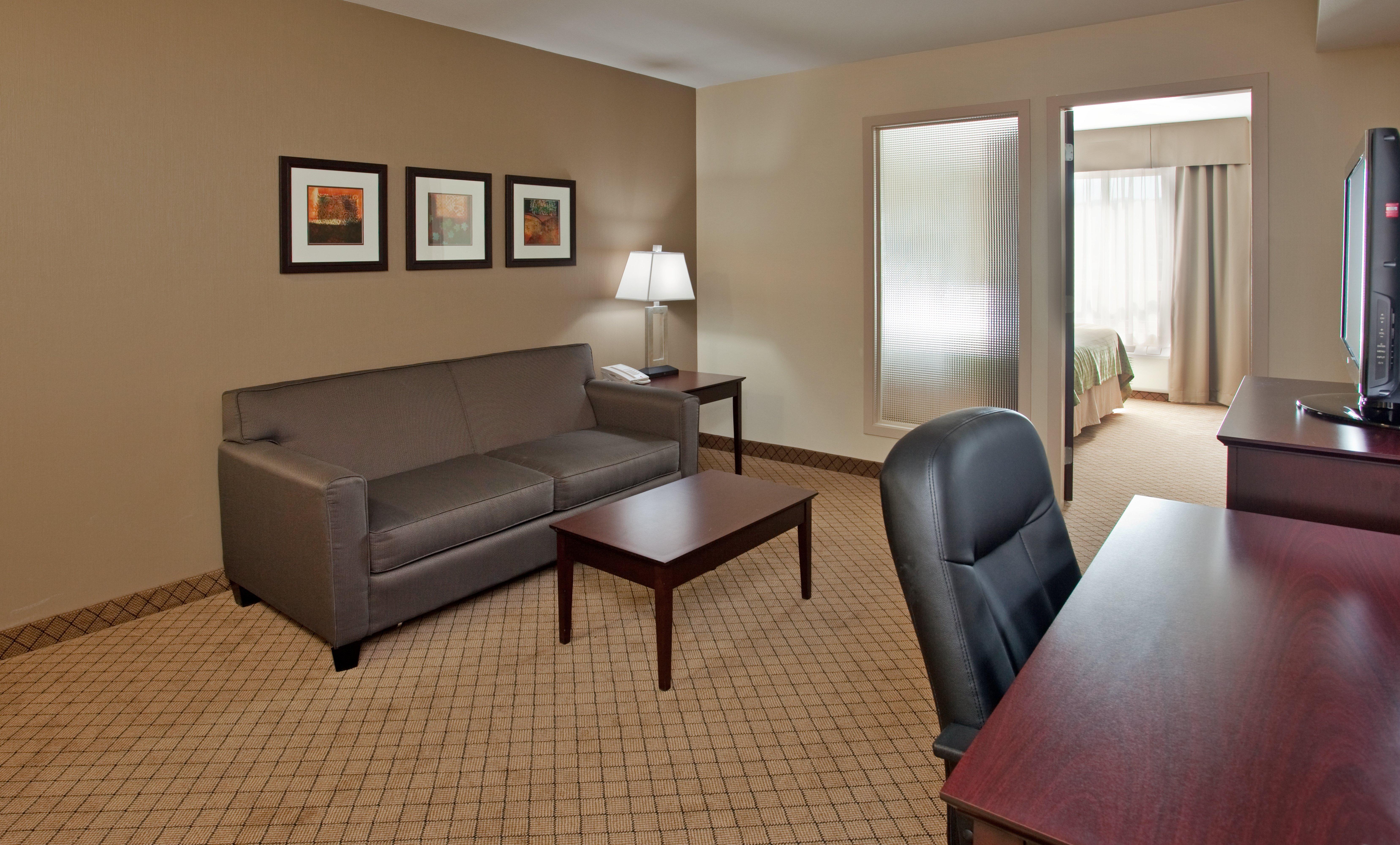Holiday Inn Hotel And Suites-Kamloops By Ihg Exterior photo