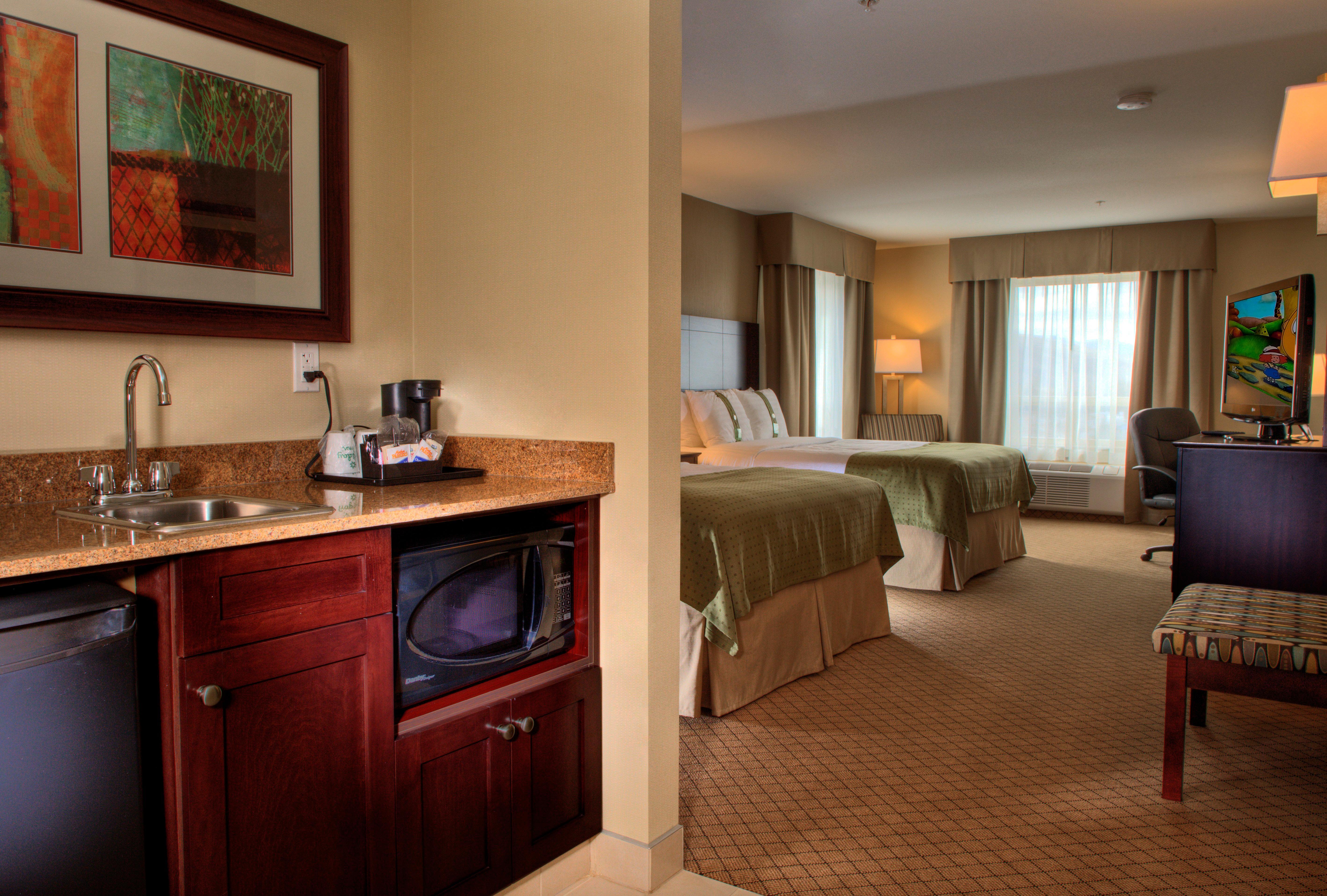 Holiday Inn Hotel And Suites-Kamloops By Ihg Exterior photo