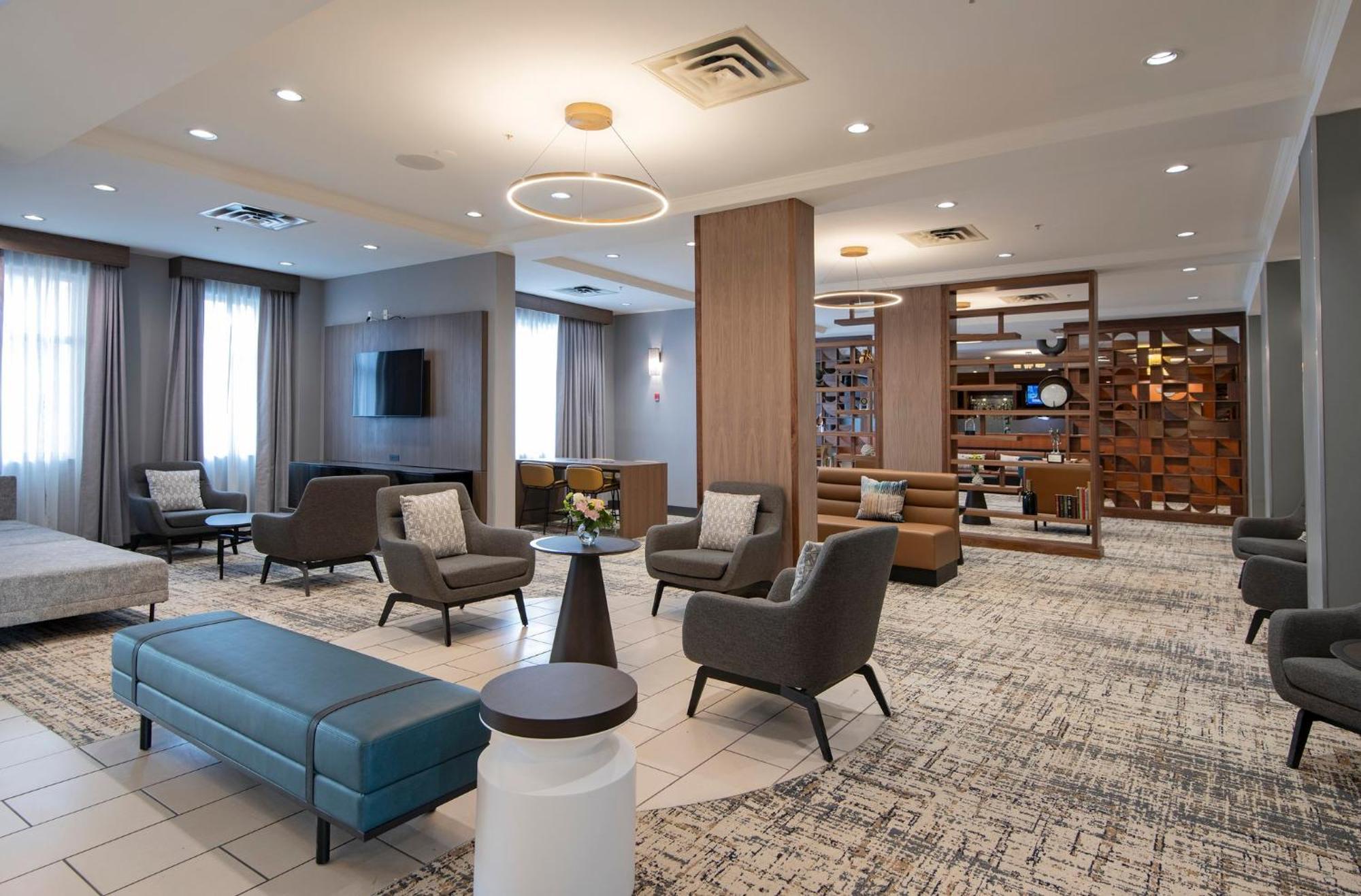 Holiday Inn Hotel And Suites-Kamloops By Ihg Exterior photo