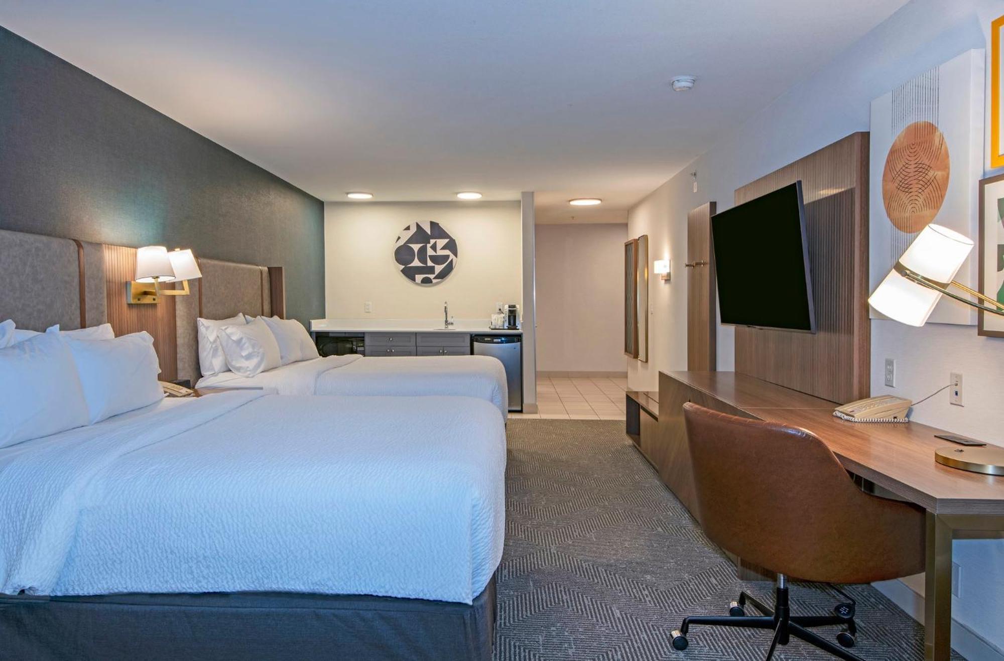 Holiday Inn Hotel And Suites-Kamloops By Ihg Exterior photo