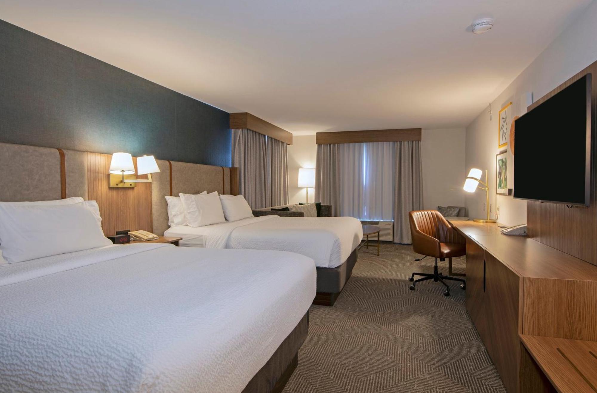 Holiday Inn Hotel And Suites-Kamloops By Ihg Exterior photo